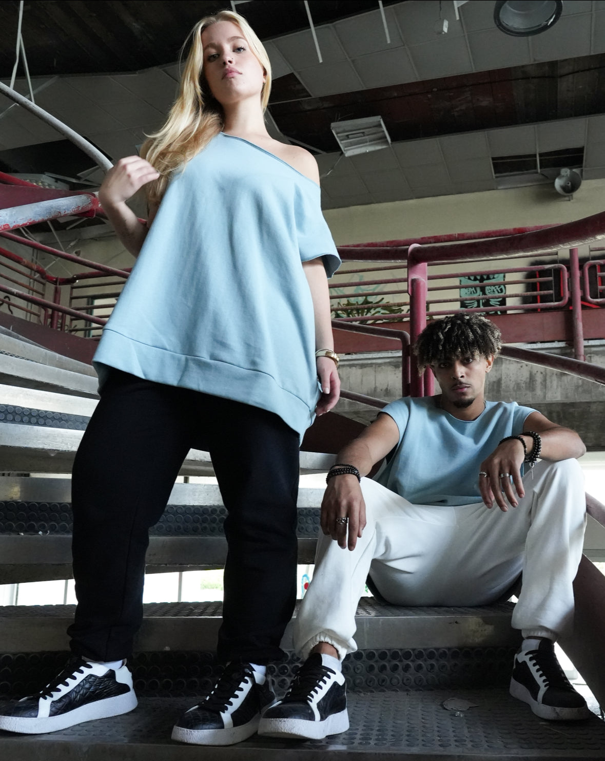 SLEEVELESS HOODIE INSTEAD.